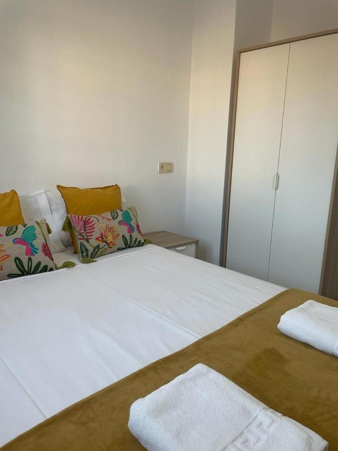 3 Rooms Con Parking Y Terraza En C Marmoles Малага Экстерьер фото