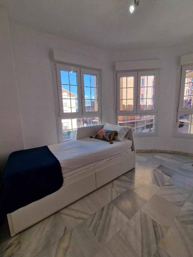 3 Rooms Con Parking Y Terraza En C Marmoles Малага Экстерьер фото