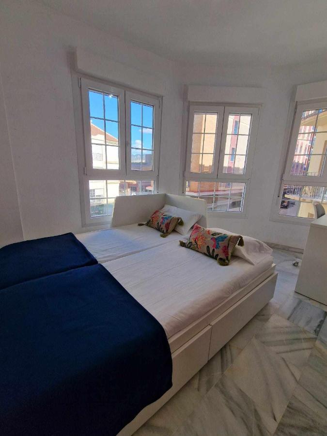 3 Rooms Con Parking Y Terraza En C Marmoles Малага Экстерьер фото